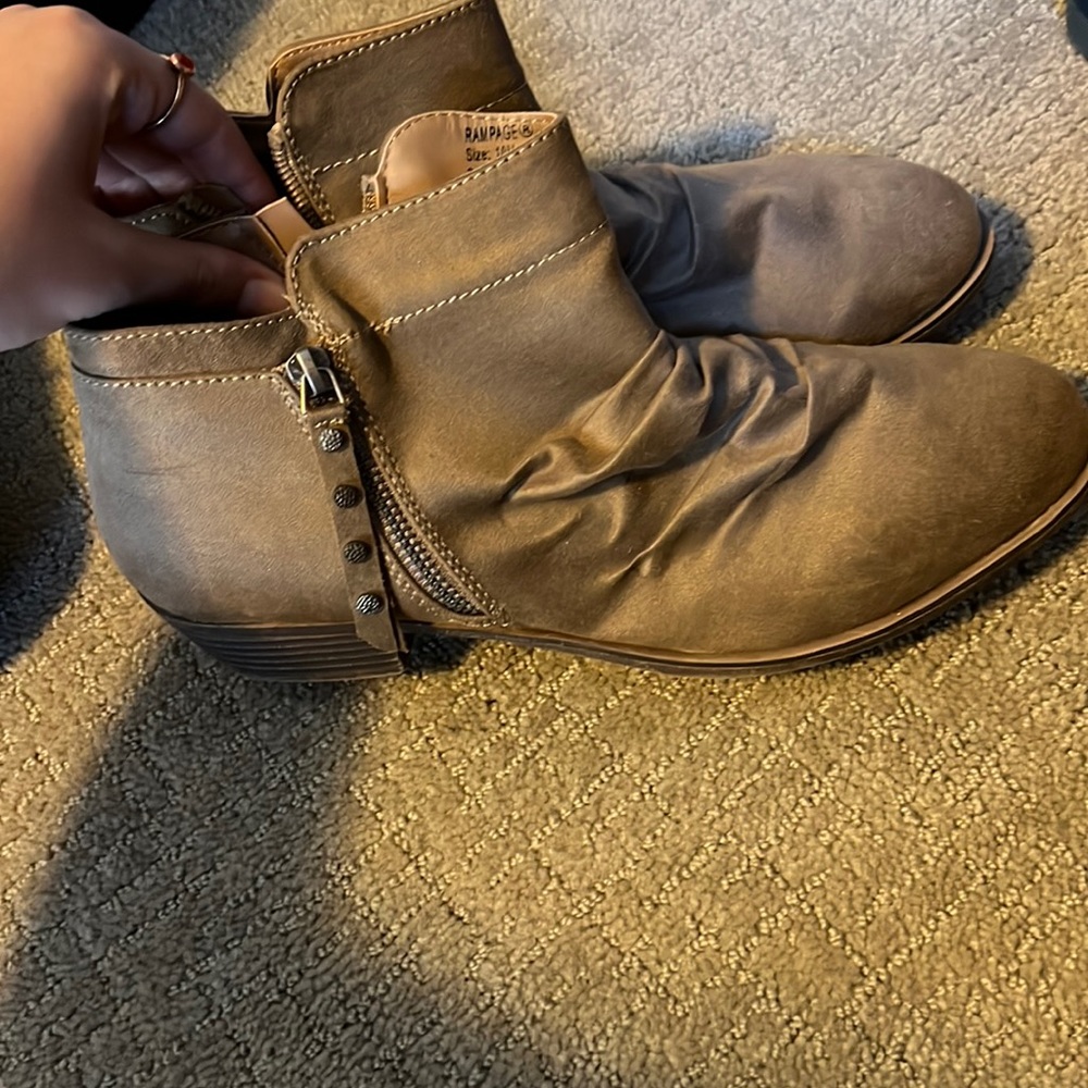 Mini boots